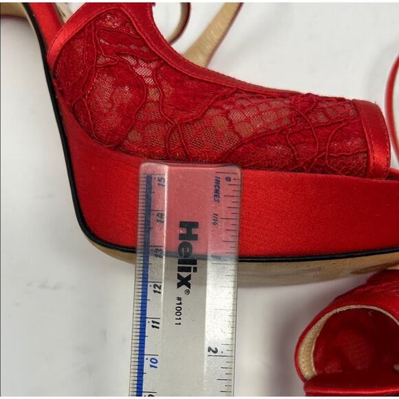 Marchesa Red Lace Satin Party Peep Toe
Heels Pumps Size 38.5 - Picture 9 of 11